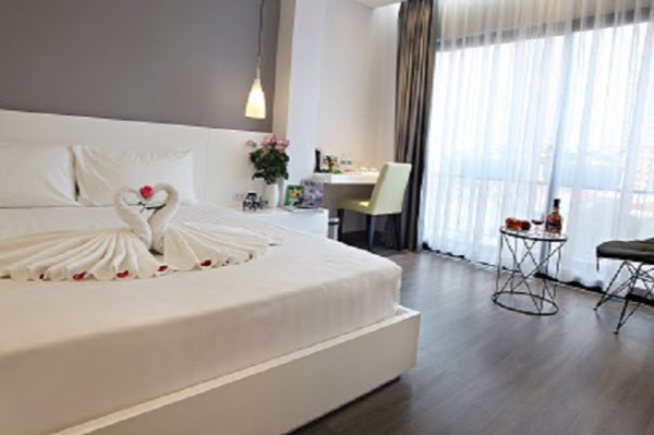 Gần trung tâm hội nghị Quốc Gia có những khách sạn nào?